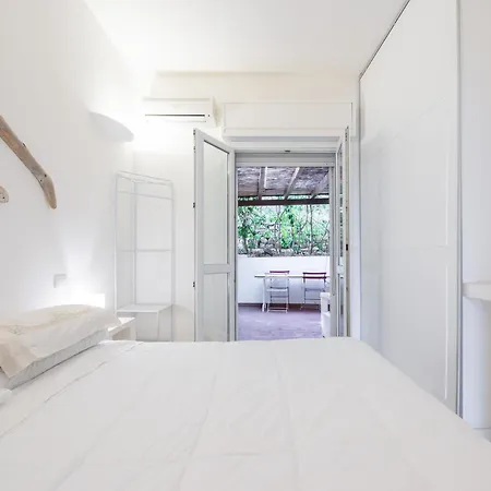 Amaranta - Is Molas Apartmán *